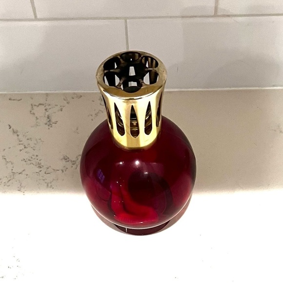 Lampe Berger red maroon spherical round oil diffuser - Picture 2 of 5